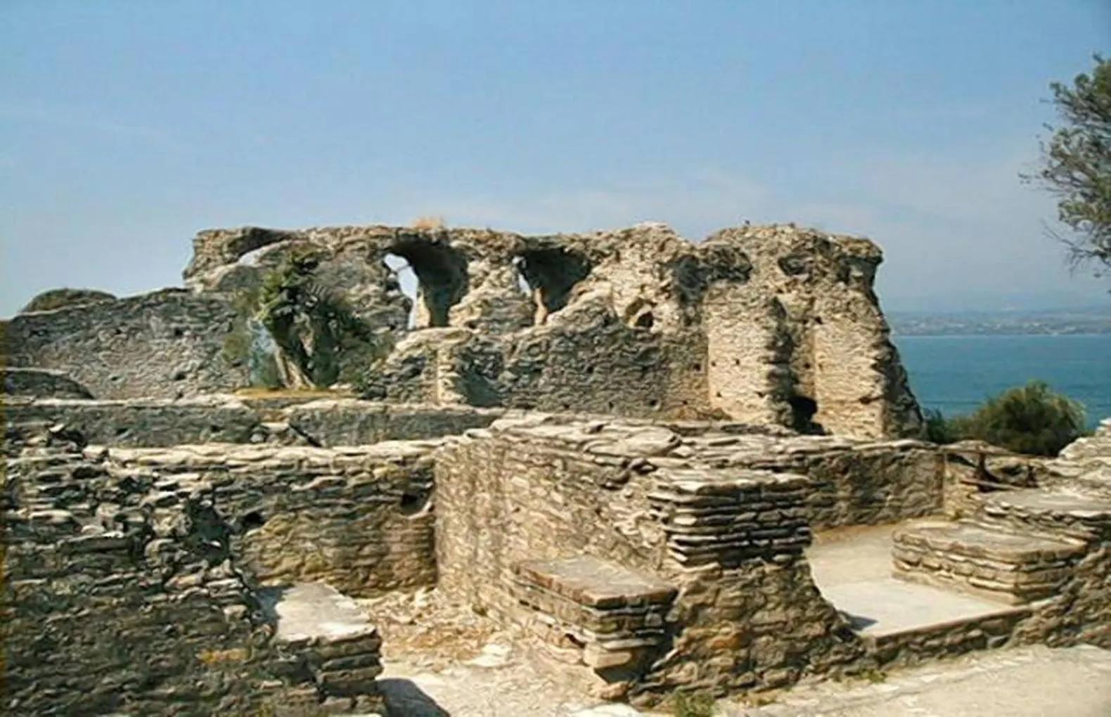 Anub Riff Apartment Sirmione