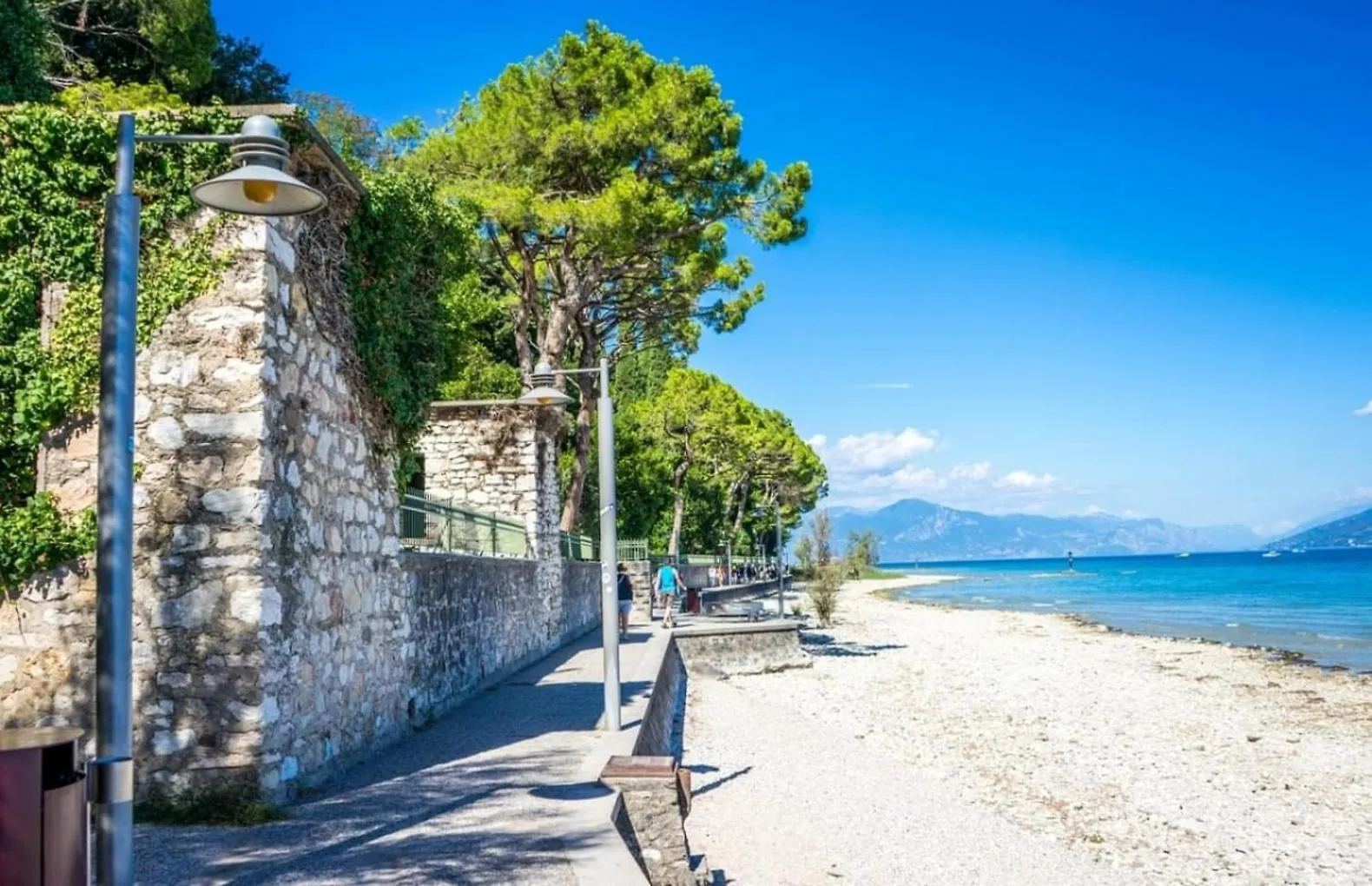 Anub Riff Apartment Sirmione